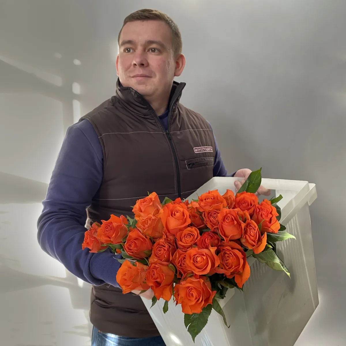 Роза "Оранж Вейв"